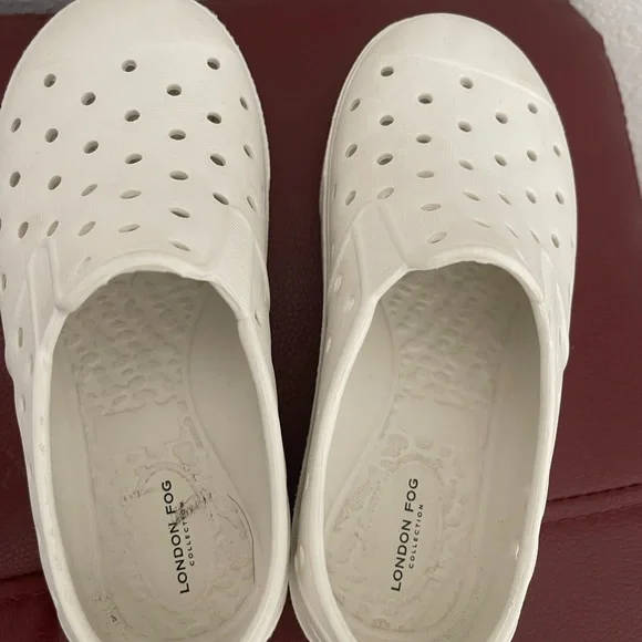 London Fog Water Shoes Size 11